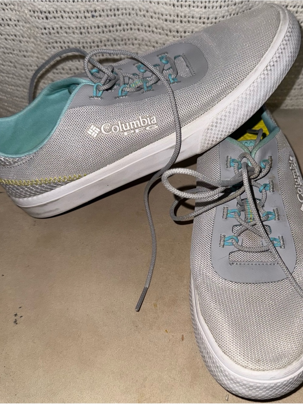 Columbia Women’s Light Gray Sneakers with Aqua Accents